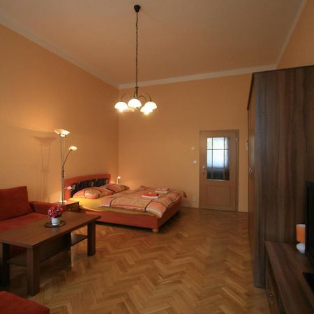 Apartment No. 19 Jaltská 3 Karlovy Vary Kültér fotó