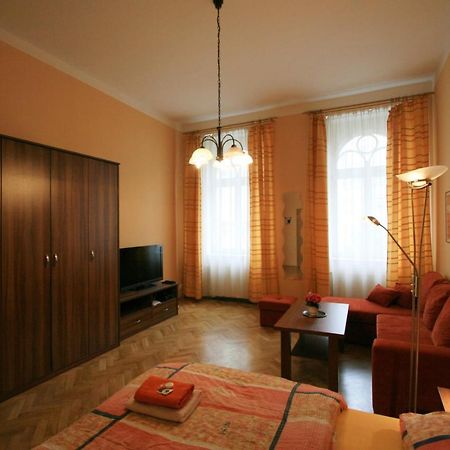Apartment No. 19 Jaltská 3 Karlovy Vary Kültér fotó