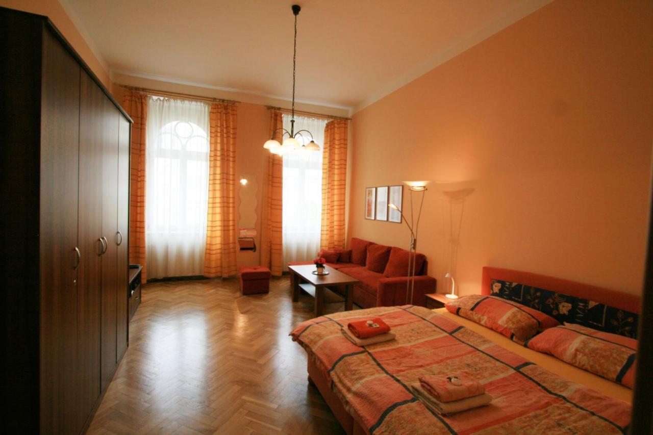 Apartment No. 19 Jaltská 3 Karlovy Vary Kültér fotó